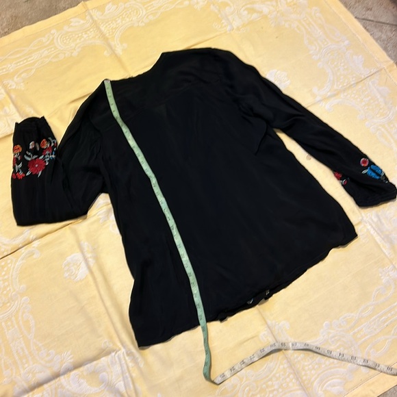 Johnny Was Embroidered BLACK Floral Pleat Longsleeve LARGE - Picture 2 of 5